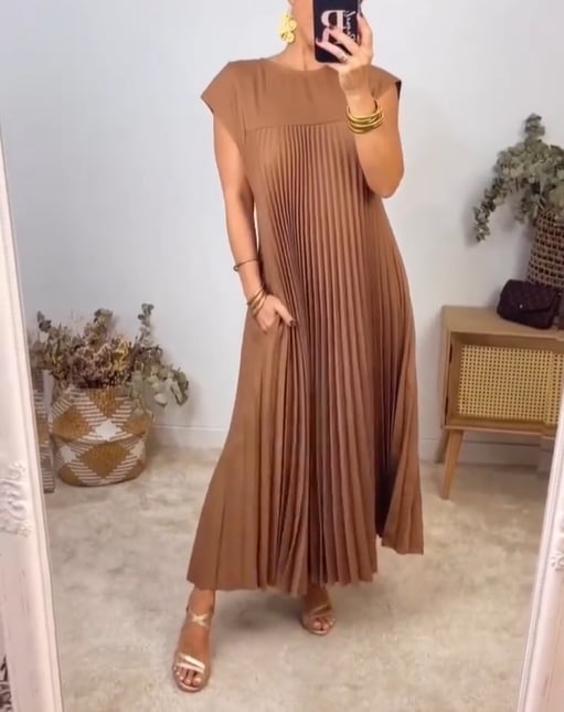Mara™ - Pleated Dress for Women with Color Details